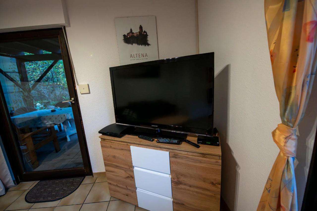 Schoene Ferienwohnung In Ruhiger Lage Altena Buitenkant foto